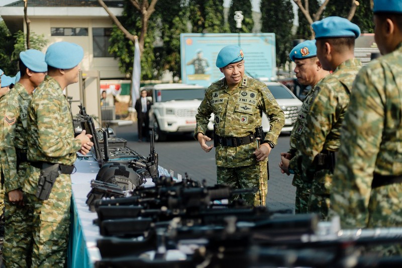 Komandan Pasukan Pengamanan Presiden (Danpaspampres) Mayjen TNI Dr. Edwin Adrian Sumantha memimpin Apel Gelar Kesiapan Pasukan Satuan Tugas Pengamanan (Satgaspam) VVIP di Lapangan Hitam Mako Paspampres, Senin (10/8/2026). (Dok. Penerangan Paspampres)