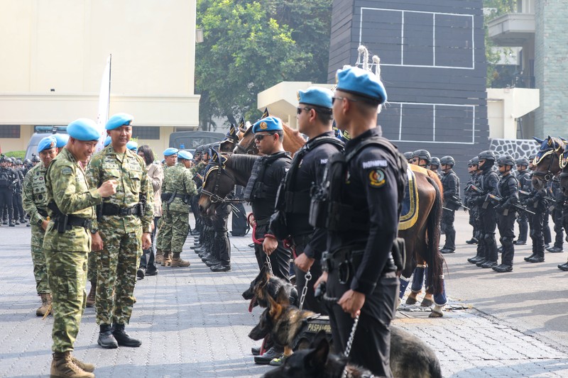 Komandan Pasukan Pengamanan Presiden (Danpaspampres) Mayjen TNI Dr. Edwin Adrian Sumantha memimpin Apel Gelar Kesiapan Pasukan Satuan Tugas Pengamanan (Satgaspam) VVIP di Lapangan Hitam Mako Paspampres, Senin (10/8/2026). (Dok. Penerangan Paspampres)