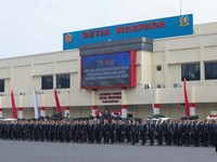 Komandan Pasukan Pengamanan Presiden (Danpaspampres) Mayjen TNI Dr. Edwin Adrian Sumantha memimpin Apel Gelar Kesiapan Pasukan Satuan Tugas Pengamanan (Satgaspam) VVIP di Lapangan Hitam Mako Paspampres, Senin (10/8/2026). (Dok. Penerangan Paspampres)