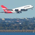 Penerbangan Qantas QF1, menggunakan pesawat Airbus A380-800. (REUTERS/Jason Reed)