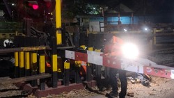 Terhalang KA Melintas, Pemotor di Sleman Ngamuk Rusak Palang Pintu Perlintasan