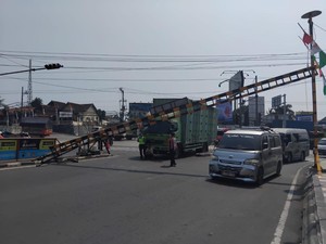 Portal Truk di Ngaliyan Berulang Kali Ditabrak, Dishub Buka Opsi Digeser