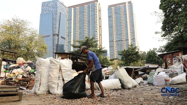 Pemulung Didorong Jadi Pekerja Pemilah Sampah, Begini Nasibnya