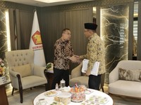 Wakil Ketua Dewan Perwakilan Rakyat dari Fraksi Gerakan Indonesia Raya Sufmi Disco Ahmad bertemu dengan Penasihat Khusus Presiden Bidang Haji Muhadjir Effendy di ruang pimpinan DPR, Gedung Nusantara III, Kompleks Parlemen, Senayan, Jakarta. (Instagra