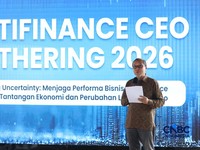 Deputi Komisioner Pengawas Lembaga Pembiayaan, Perusahaan Modal Ventura, Lembaga Keuangan Mikro dan Lembaga Jasa Keuangan lainnya, OJK, Jasmi saat menyampaikan pemaparan dalam Multifinance CEO Gathering 2026 di Jakarta, Selasa (11/8/2026). (CNBC Indo