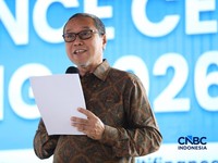 Deputi Komisioner Pengawas Lembaga Pembiayaan, Perusahaan Modal Ventura, Lembaga Keuangan Mikro dan Lembaga Jasa Keuangan lainnya, OJK, Jasmi saat menyampaikan pemaparan dalam Multifinance CEO Gathering 2026 di Jakarta, Selasa (11/8/2026). (CNBC Indo
