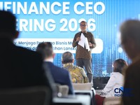 Deputi Komisioner Pengawas Lembaga Pembiayaan, Perusahaan Modal Ventura, Lembaga Keuangan Mikro dan Lembaga Jasa Keuangan lainnya, OJK, Jasmi saat menyampaikan pemaparan dalam Multifinance CEO Gathering 2026 di Jakarta, Selasa (11/8/2026). (CNBC Indo