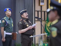Jaksa Agung Republik Indonesia Sanitiar Burhanuddin melantik dan memimpin prosesi pengambilan sumpah jabatan kepala Kejaksaan Tinggi dan pejabat eselon II Kejaksaan Agung di Aula Lantai 11 Gedung Utama Kejaksaan Agung, Jakarta Selatan, Selasa (11/8/2