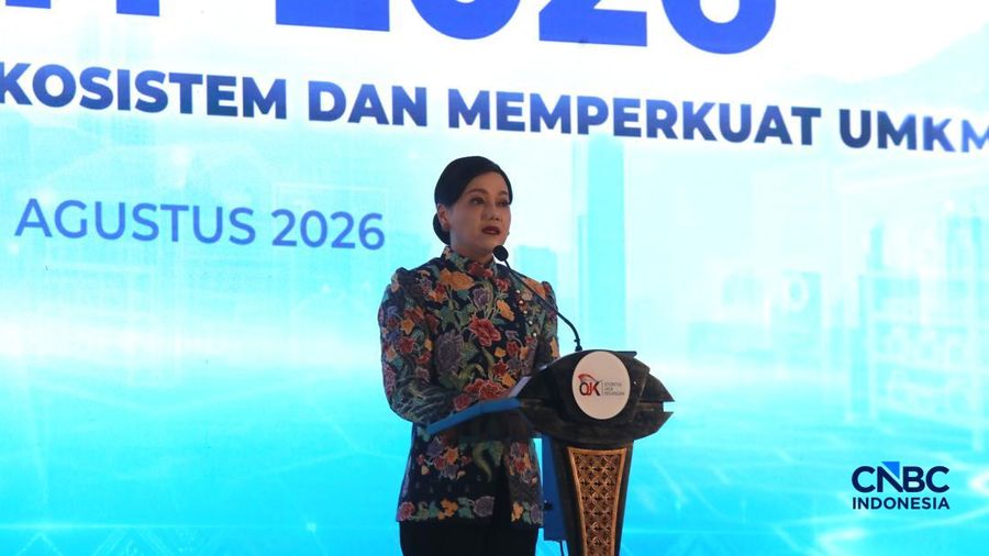 Ketua Dewan Komisioner Otoritas Jasa Keuangan (OJK), Friderica Widyasari Dewi dalam acara UMKM Finance Summit 2026 dengan tema "Penguatan Akses Pembiayaan dan Ekosistem UMKM di Birawa Assembly Hall, Hotel Bidakara Jakarta, Selasa (11/8/2026). (CNBC I