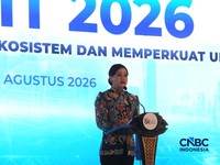 Ketua Dewan Komisioner Otoritas Jasa Keuangan (OJK), Friderica Widyasari Dewi dalam acara UMKM Finance Summit 2026 dengan tema "Penguatan Akses Pembiayaan dan Ekosistem UMKM di Birawa Assembly Hall, Hotel Bidakara Jakarta, Selasa (11/8/2026). (CNBC I