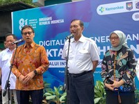 Ketua Komite Percepatan Transformasi Digital Pemerintah, Menkes, Mendagri, MenPan RB, Dirut BPJS, Ketua BPS meluncurkan digitalisasi akta kelahiran bayi baru lahir melalui integrasi SatuSehat Kemenkes dan Sistem Informasi Adminsitrasi Kependudukan (S