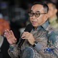 Ketua Umum Asosiasi Perusahaan Pembiayaan Indonesia (APPI), Suwandi Wiratno saat menyampaikan pemaparan dalam Multifinance CEO Gathering 2026 di Jakarta, Selasa (11/8/2026). (CNBC Indonesia/Tri Susilo)