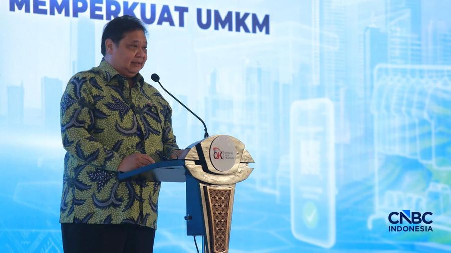 Menko Perekonomian, Airlangga Hartarto dalam acara UMKM Finance Summit 2026 dengan tema "Penguatan Akses Pembiayaan dan Ekosistem UMKM di Birawa Assembly Hall, Hotel Bidakara Jakarta, Selasa (11/8/2026). (CNBC Indonesia/Muhammad Sabki)