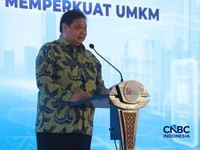 Menko Perekonomian, Airlangga Hartarto dalam acara UMKM Finance Summit 2026 dengan tema "Penguatan Akses Pembiayaan dan Ekosistem UMKM di Birawa Assembly Hall, Hotel Bidakara Jakarta, Selasa (11/8/2026). (CNBC Indonesia/Muhammad Sabki)