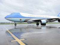 Pesawat Air Force One mendarat di Bandara Internasional Nashville, pada 29 Mei 2018 di Nashville, Tennessee. (Dok. U.S. Air National Guard photo by Tech. Sgt. Danielle Hopkins)