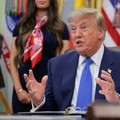 Presiden AS Donald Trump berbicara dalam acara penandatanganan perintah eksekutif terkait fleksibilitas vaksin, di Ruang Oval Gedung Putih di Washington, D.C., AS, pada 10 Agustus 2026. (REUTERS/Kylie Cooper)