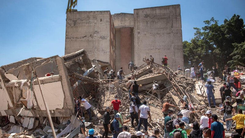 Suasana pasca gempa bumi, di Cali, Kolombia, Senin (10/8/2026). (REUTERS/Christian EscobarMora)