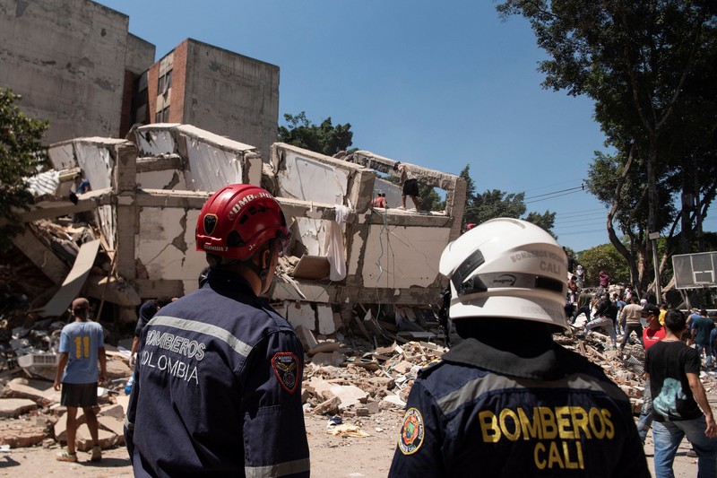 Suasana pasca gempa bumi, di Cali, Kolombia, Senin (10/8/2026). (REUTERS/Christian EscobarMora)