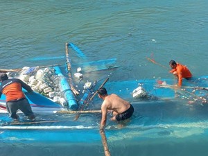Gelombang Tinggi Hantam Pansela Gunungkidul, Warung-Perahu Nelayan Rusak