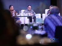 Chairman Indonesia Mining Institute, Prof. Irwandy Arif saat menyampaikan pemaparan dalam Mindialogue dengan tema Komoditas untuk Negeri: Strategi Penguatan Cadangan Mineral untuk Stabilitas dan Kedaulatan Ekonomi RI di Jakarta, Rabu (12/8/2026). (CN