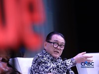 Chairman Indonesia Mining Institute, Prof. Irwandy Arif saat menyampaikan pemaparan dalam Mindialogue dengan tema Komoditas untuk Negeri: Strategi Penguatan Cadangan Mineral untuk Stabilitas dan Kedaulatan Ekonomi RI di Jakarta, Rabu (12/8/2026). (CN