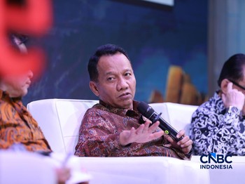 Dirjen Minerba, Kementerian ESDM RI, Tri Winarno saat menyampaikan pemaparan dalam Mindialogue dengan tema Komoditas untuk Negeri: Strategi Penguatan Cadangan Mineral untuk Stabilitas dan Kedaulatan Ekonomi RI di Jakarta, Rabu (12/8/2026). (CNBC Indo