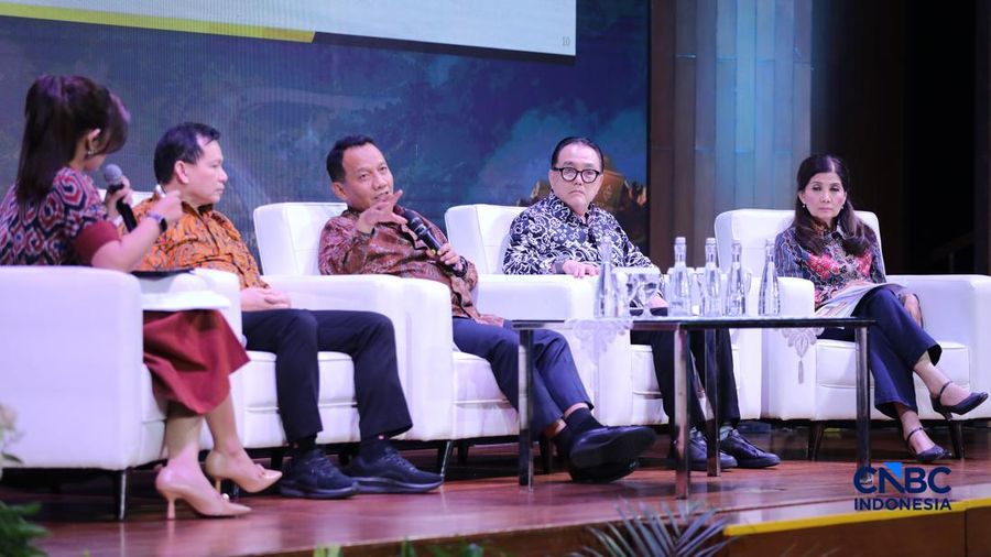 Dirjen Minerba, Kementerian ESDM RI, Tri Winarno saat menyampaikan pemaparan dalam Mindialogue dengan tema Komoditas untuk Negeri: Strategi Penguatan Cadangan Mineral untuk Stabilitas dan Kedaulatan Ekonomi RI di Jakarta, Rabu (12/8/2026). (CNBC Indo
