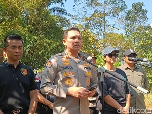 Polda Metro Jaya Mulai Bongkar Makam Sutrimo di Banyumas