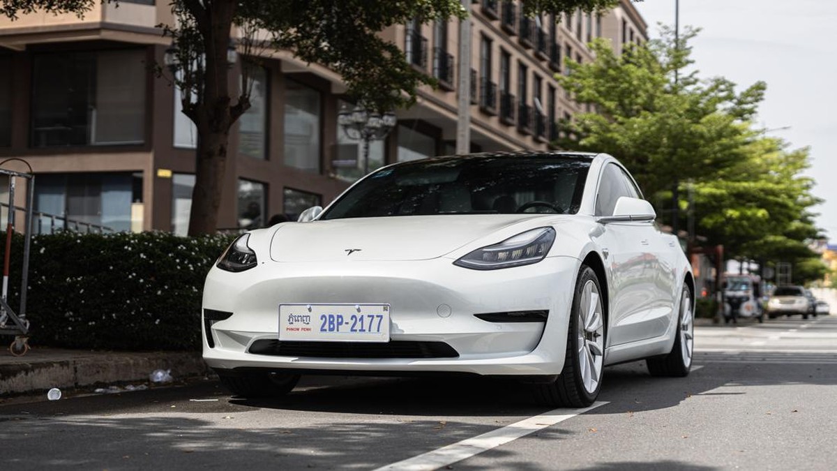 Tesla Maut Berhenti Mendadak di Tol, Teknologi Autopilot Jadi Sorotan