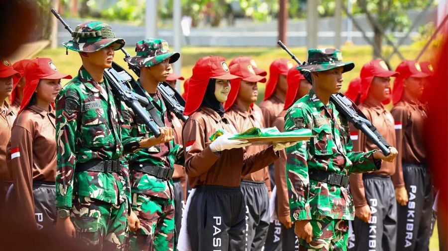 Pasukan Pengibar Bendera Nusantara tengah mempersiapkan diri untuk menyambut Hari Ulang Tahun (HUT) ke-81 Republik Indonesia.