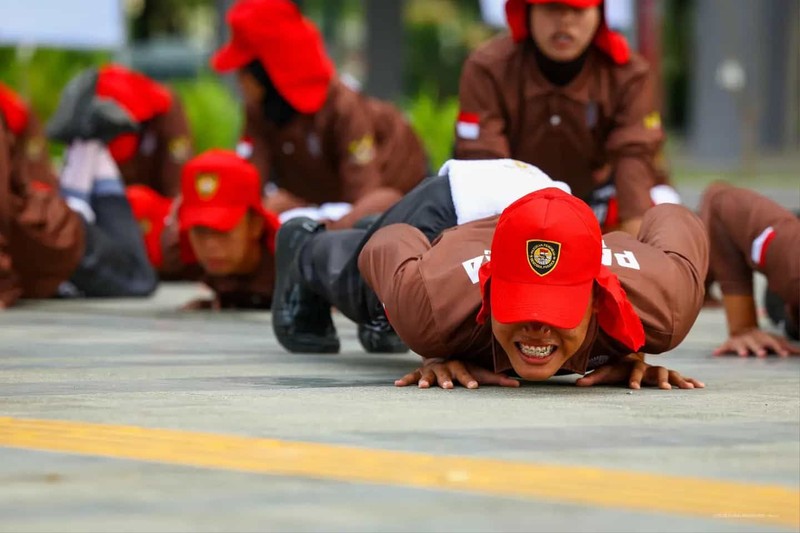 Pasukan Pengibar Bendera Nusantara tengah mempersiapkan diri untuk menyambut Hari Ulang Tahun (HUT) ke-81 Republik Indonesia. (Instagram/ikn_id)