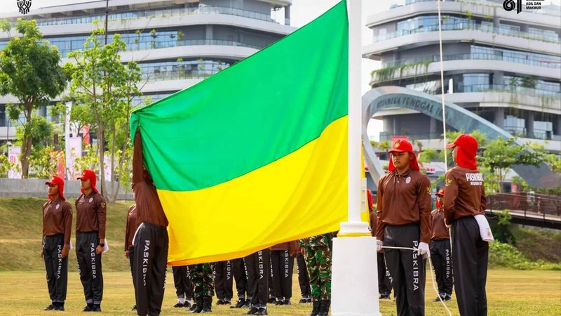 Pasukan Pengibar Bendera Nusantara tengah mempersiapkan diri untuk menyambut Hari Ulang Tahun (HUT) ke-81 Republik Indonesia.