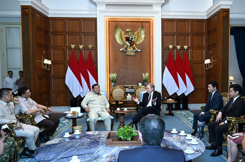 Presiden Prabowo Subianto menerima Wakil Menteri Perang Amerika Serikat untuk Urusan Kebijakan, Elbridge Colby beserta delegasi di Istana Merdeka, Jakarta, pada Rabu, (12/8/2026). (Dok. BPMI Sekretariat Presiden/Kris)