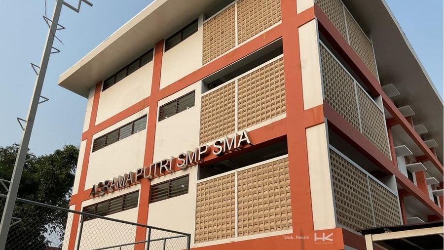 Sekolah Rakyat (SR) DKI Jakarta yang telah diselesaikan pembangunannya oleh PT Hutama Karya (Persero) (Hutama Karya), Selasa (11/8). (Dok. Huama Karya)