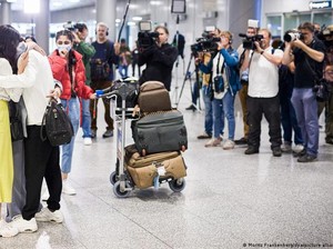 Staf Lokal Afghanistan Menanti Janji Dibawa ke Jerman