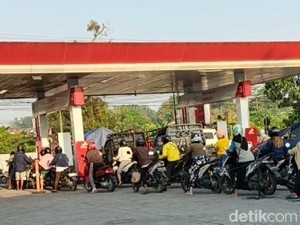 Antrean Pertalite di Kobar Mulai Terurai, Motor 3 Liter-Mobil 30 Liter Sehari