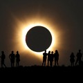 Bulan menutupi matahari sepenuhnya saat gerhana matahari total, sebagaimana terlihat dari Observatorium Astrofisika Javalambre di Arcos de las Salinas, dekat Teruel, Spanyol, pada 12 Agustus 2026. (REUTERS/Christian Hartmann)
