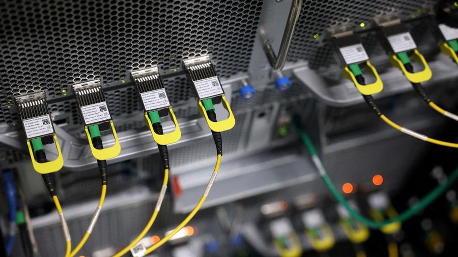 Ilustrasi data center. (REUTERS/Toby Melville/File Photo)