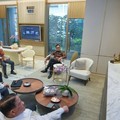 Kepala BP BUMN sekaligus COO Danantara Dony Oskaria bersama manajemen PT Adhi Karya (Persero) Tbk (ADHI) membahas perkembangan dan berbagai keluhan masyarakat terkait LRT City.