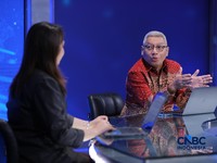 Presiden Direktur PT Bank Aladin Syariah Tbk, Koko T. Rachmadi menyampaikan pemaparan dalam Digital Banking Forum 2026 di Jakarta, Kamis (13/8/2026). (CNBC Indonesia/Tri Susilo)