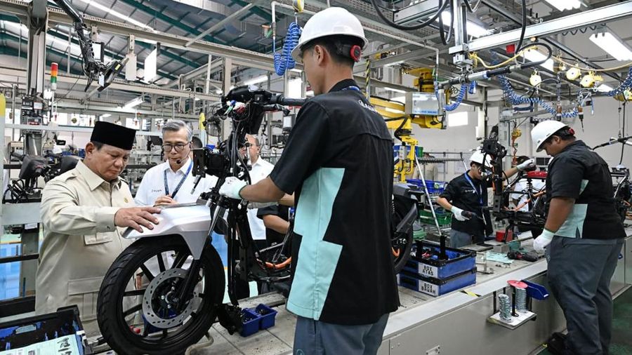 Presiden Prabowo Subianto saat acara pluncuran Motor Listrik Nasional (Molinas) pada Kamis (13/8/2026). (Dok. Sekretariat Presiden)