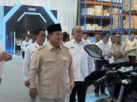 Presiden Prabowo Subianto saat acara pluncuran Motor Listriokm Nasional (Molinas) pada Kamis (13/8/2026). ((YouTube/Sekretariat Presiden)