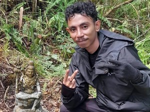 Viral Penemuan Patung Mirip Arca Dewa-dewi Hindu di Gunung Ile Mandiri