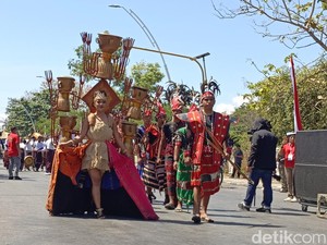 Semarak HUT ke-81 RI, 69 Peserta Ramaikan Pawai Budaya di Kota Kupang