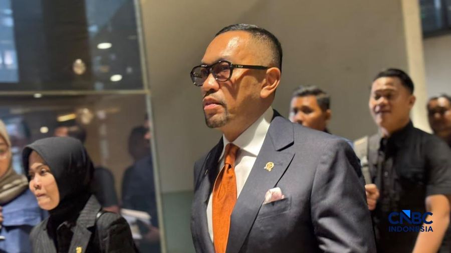 Ahmad Sahroni tiba. di acara Sidang Tahunan MPR dan Sidang Bersama DPR dan DPD dalam Rangka HUT ke-81 RI di Gedung Nusantara, Kompleks Parlemen Senayan, Jakarta Pusat, Jumat (14/8/2026). (CNBC Indonesia//Mentari Puspadini)