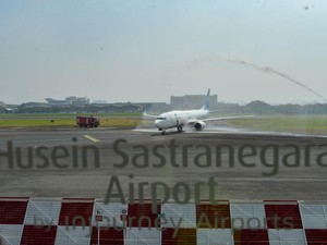 Bandara Husein Sastranegara & Pondok Cabe Ditutup Sementara!