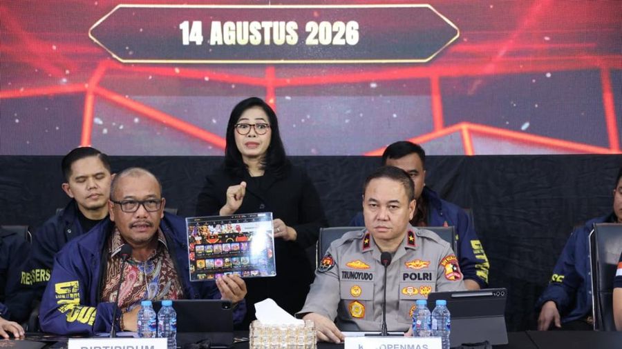Bareskrim Polri mengungkap dua kasus tindak pidana perjudian online jaringan internasional yang beroperasi di Indonesia dan terhubung dengan jaringan di Kamboja. Dalam pengungkapan tersebut, polisi mengamankan 23 tersangka serta menyita berbagai bara