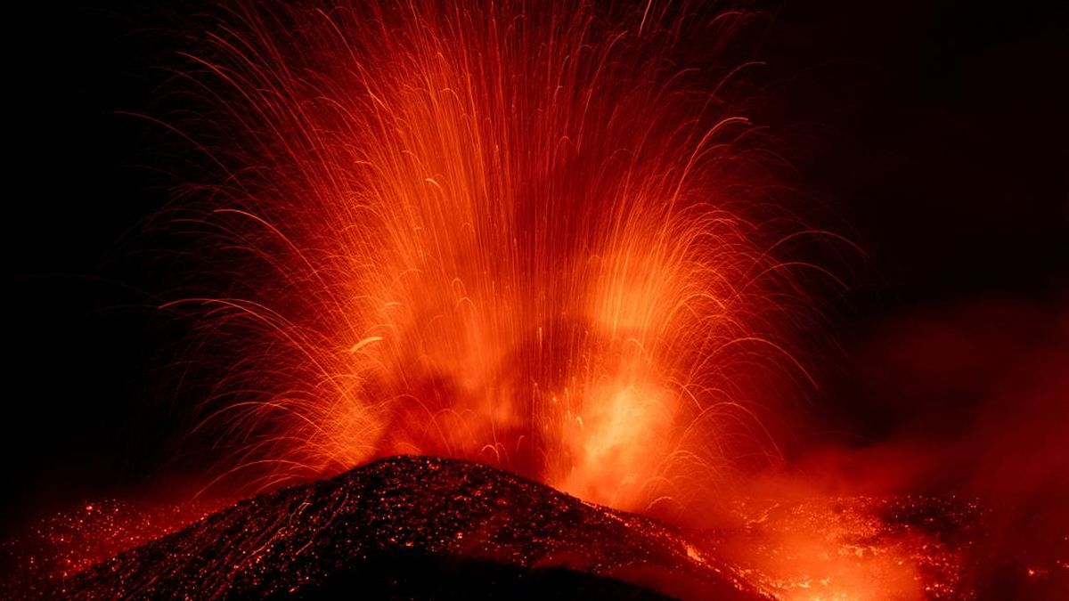 Doa Ketika Gunung Meletus, Amalkan untuk Memohon Perlindungan Allah