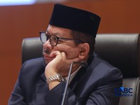 Kepala Badan Komunikasi Pemerintah Republik Indonesia, Muhammad Qodari memberi pemaparan saat  Konferensi pers terkait RAPBN & Nota Keuangan Tahun Anggaran 2027 di Aula Cakti Buddhi Bakti, kantor pusat Direktorat Jenderal Pajak Kementerian Keuangan,