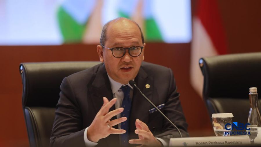 Kepala Badan Pengelola Investasi Daya Anagata Nusantara Rosan Perkasa Roeslani memberi pemaparan saat  Konferensi pers terkait RAPBN & Nota Keuangan Tahun Anggaran 2027 di Aula Cakti Buddhi Bakti, kantor pusat Direktorat Jenderal Pajak Kementerian Ke